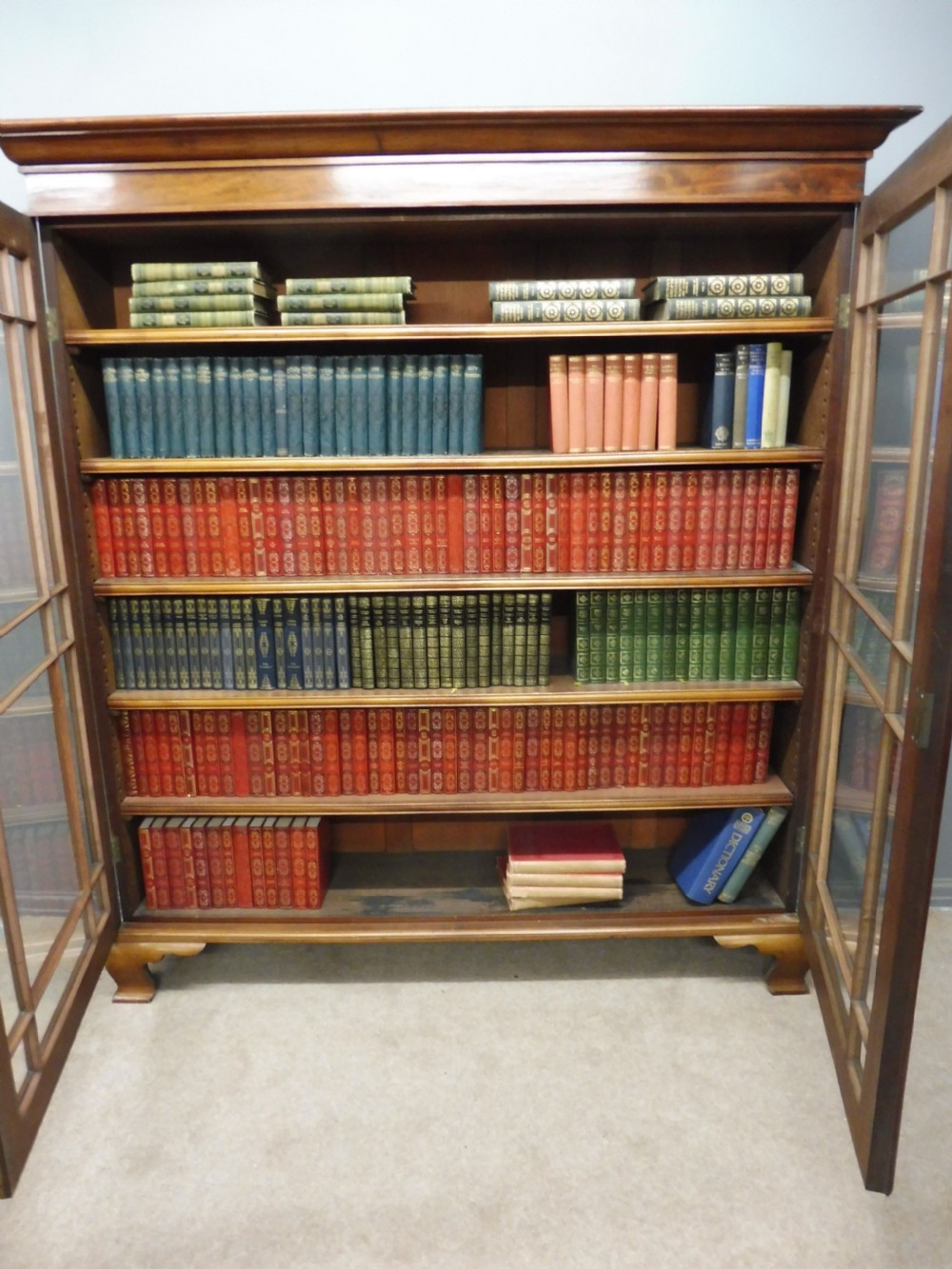 LARGE 19TH CENTURY MAHOGANY BOOKCASE  View VI