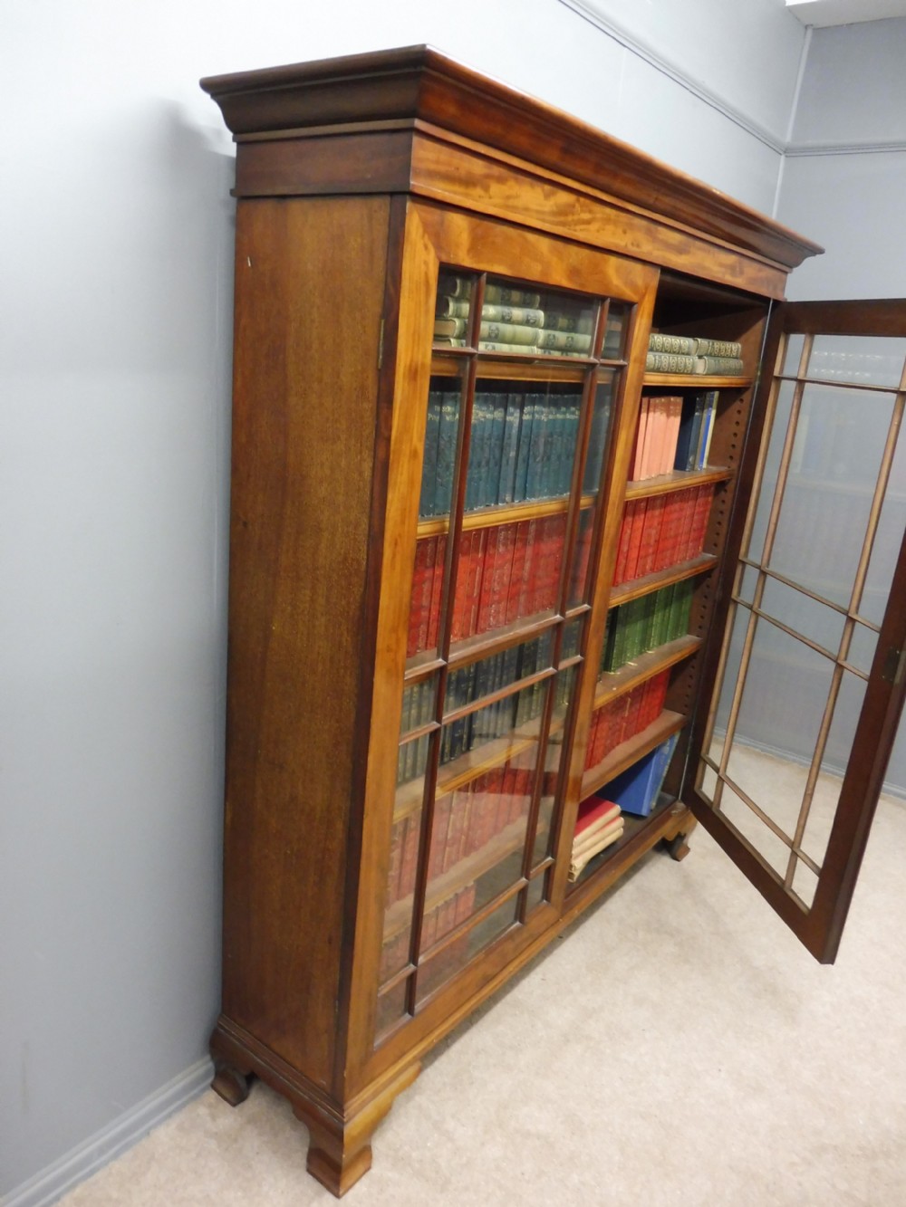 LARGE 19TH CENTURY MAHOGANY BOOKCASE  View VII