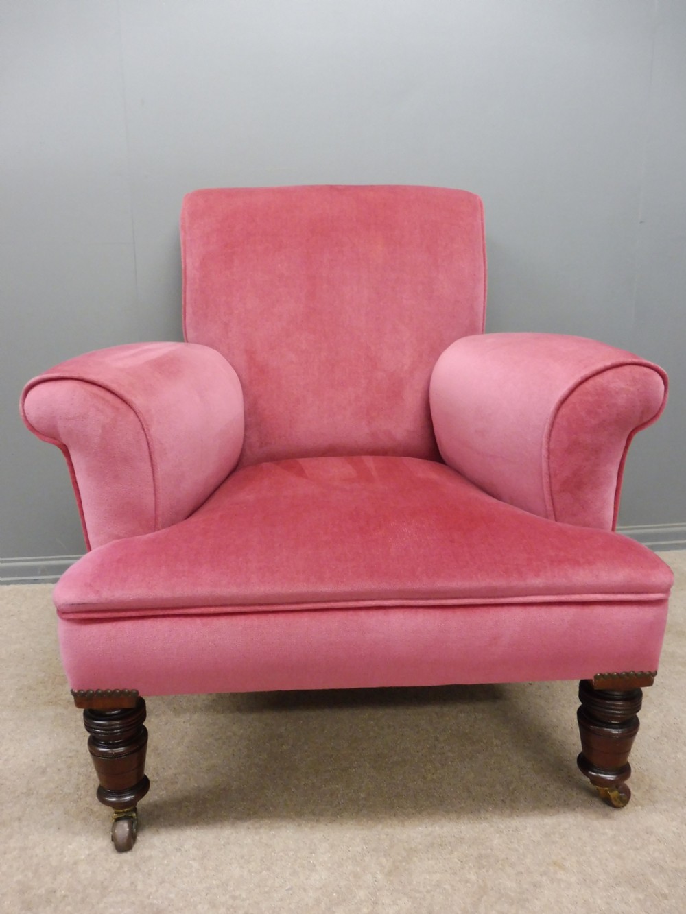 BEAUTIFUL VICTORIAN COUNTRY HOUSE  ARMCHAIR View II