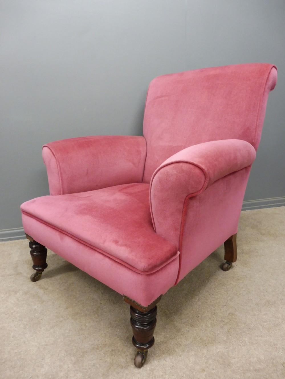 BEAUTIFUL VICTORIAN COUNTRY HOUSE  ARMCHAIR View III