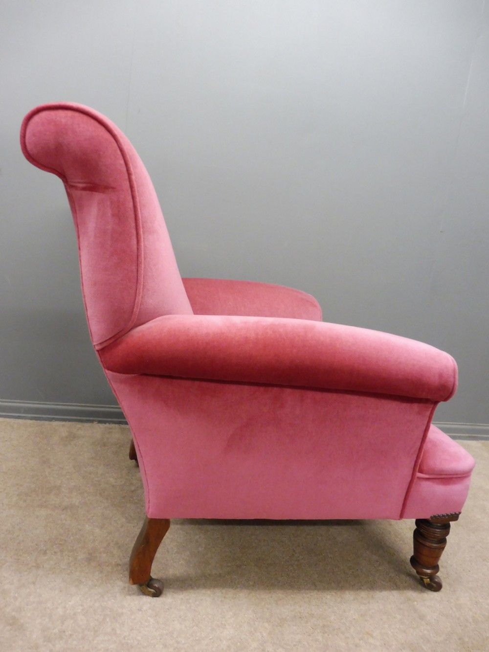 BEAUTIFUL VICTORIAN COUNTRY HOUSE  ARMCHAIR View VIII