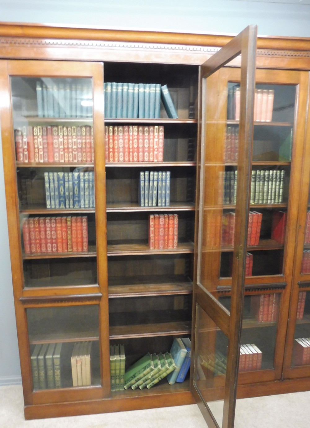 VERY LARGE VICTORIAN MAHOGANY GLAZED BOOKCASE View XI