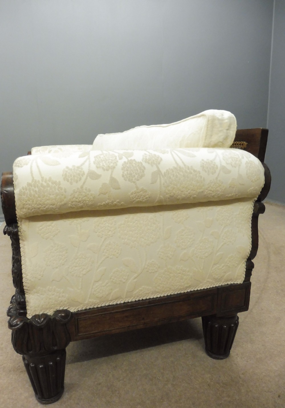 MAGNIFICENT  MAHOGANY VICTORIAN SOFA View XII