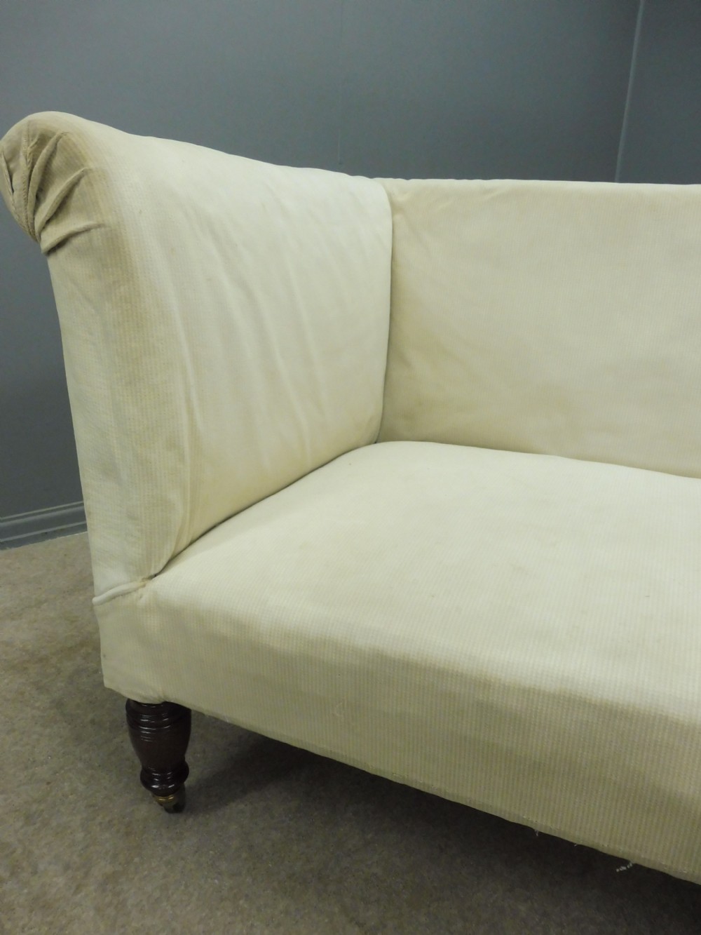 SMALL VICTORIAN PERIOD BOX SHAPED SOFA CIRCA 1890 View VII