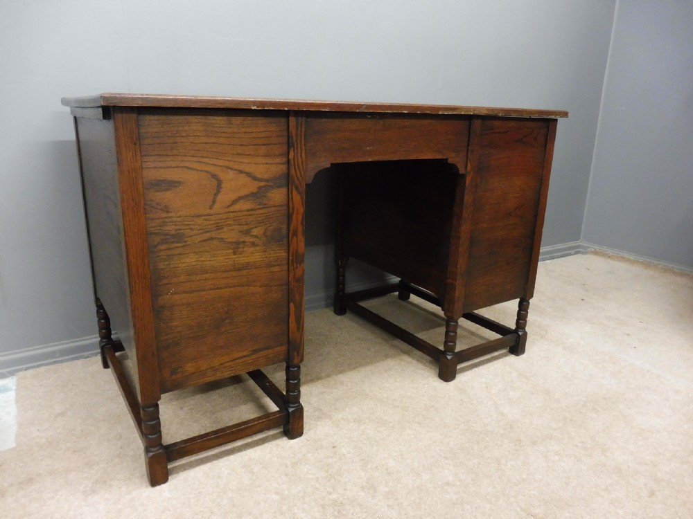 OAK ARTS AND CRAFTS STYLE DESK CIRCA 1910 View XII