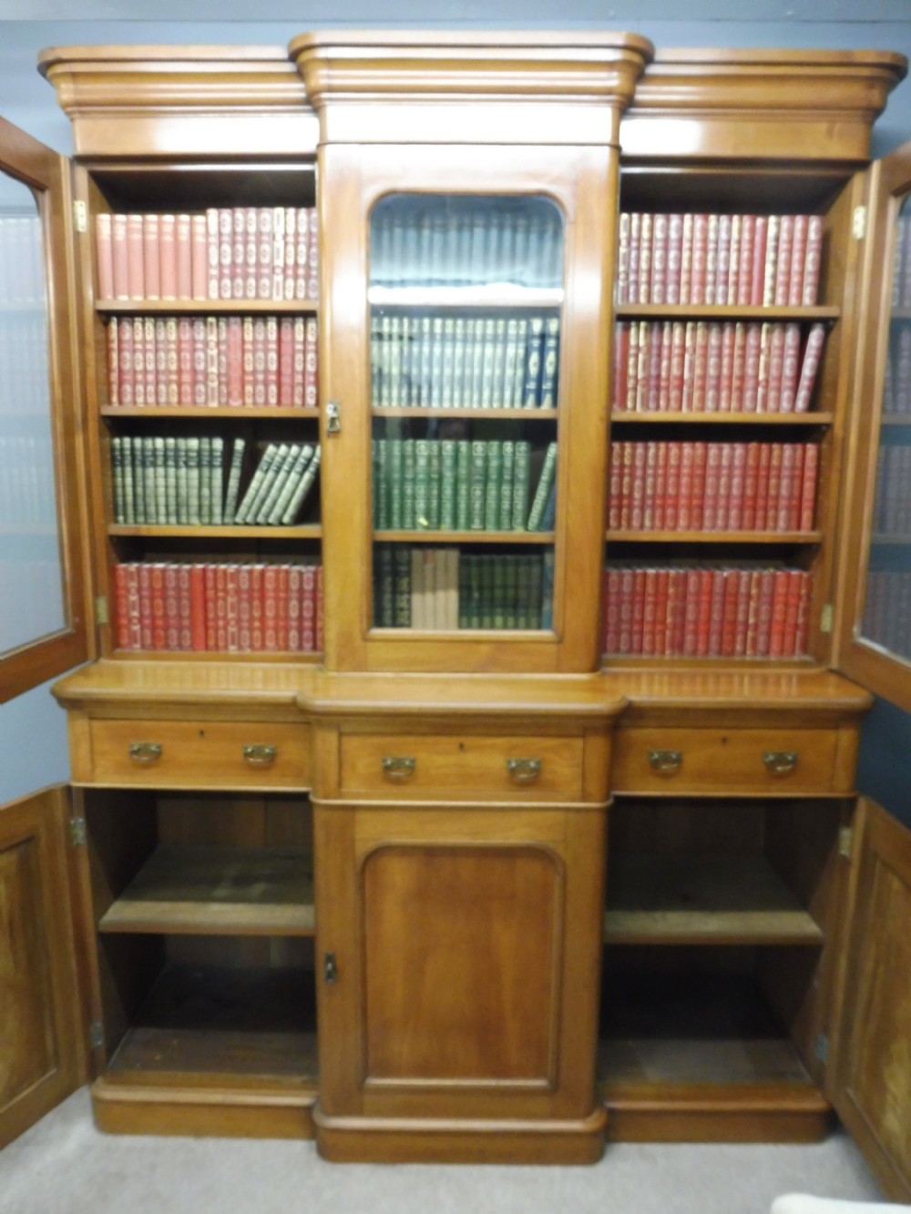 VICTORIAN MAHOGANY BREAKFRONT BOOKCASE View IX
