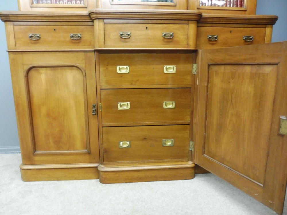 VICTORIAN MAHOGANY BREAKFRONT BOOKCASE View X