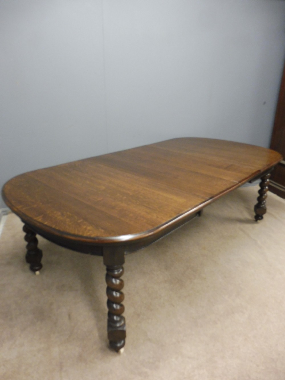 VICTORIAN OAK TWIST LEG EXTENDING WIND OUT DINING TABLE View VII