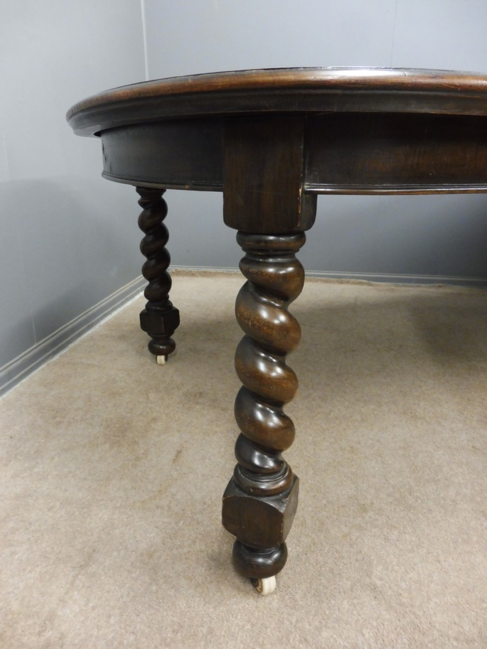 VICTORIAN OAK TWIST LEG EXTENDING WIND OUT DINING TABLE View VIII