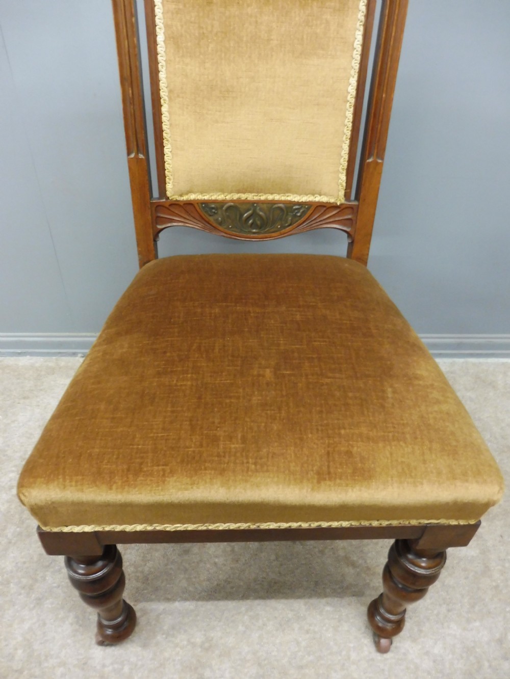 SET OF 6 WALNUT ARTS AND CRAFTS DINING CHAIRS View X
