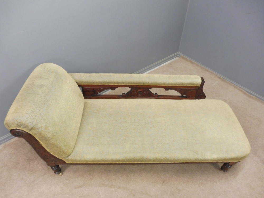 LATE VICTORIAN WALNUT CHAISE LONG IN EXCELLENT CONDITION View VI