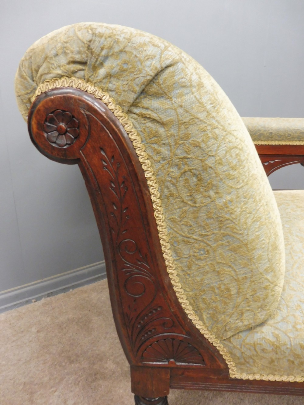 LATE VICTORIAN WALNUT CHAISE LONG IN EXCELLENT CONDITION View VII