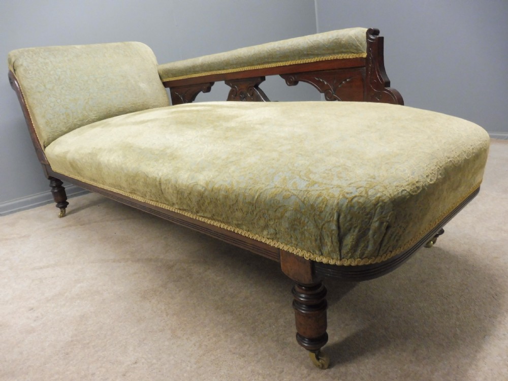 LATE VICTORIAN WALNUT CHAISE LONG IN EXCELLENT CONDITION View X