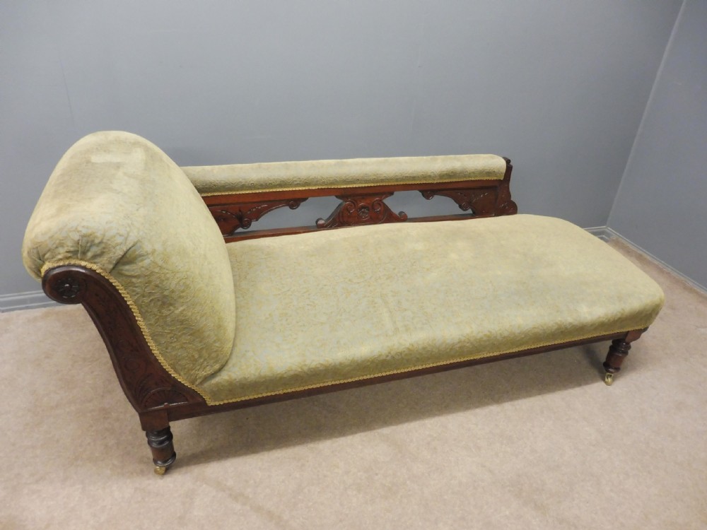 LATE VICTORIAN WALNUT CHAISE LONG IN EXCELLENT CONDITION View XII