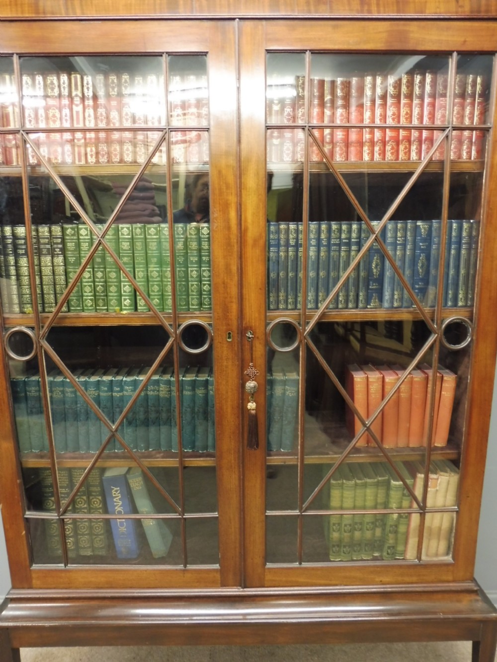 19TH CENTURY MAHOGANY BOOKCASE View VIII