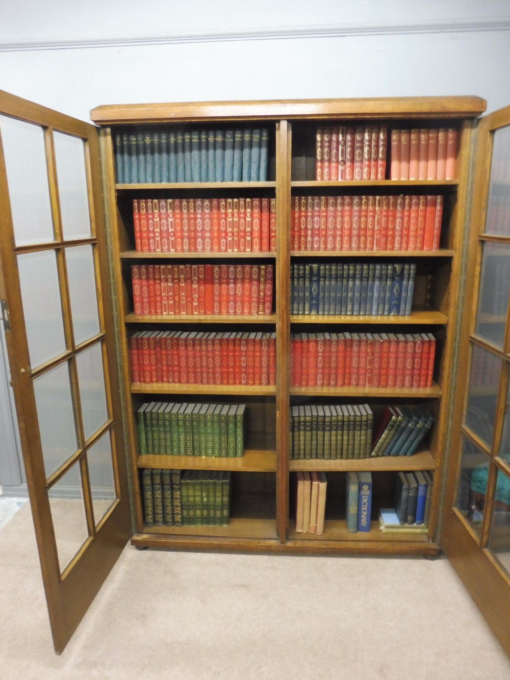OAK  BOOKCASE View IX