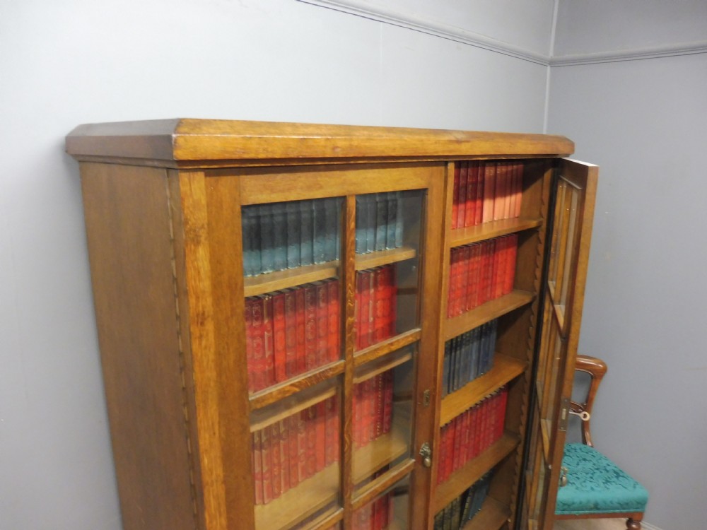 OAK  BOOKCASE View XI