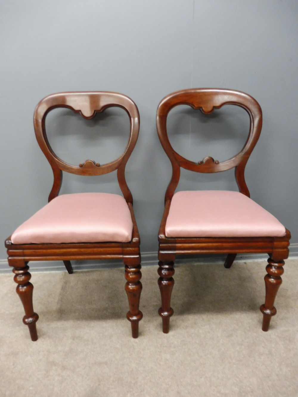 SET OF 8 ANTIQUE VICTORIAN BALLOON BACK DINING CHAIRS CIRCA 1870 View IV