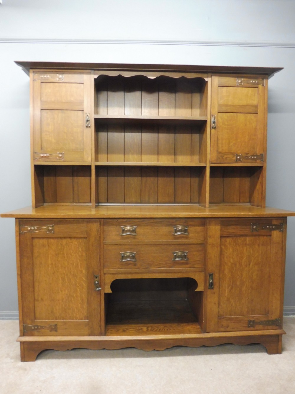 OAK ARTS AND CRAFTS DRESSER BY MAPLE AND CO View II