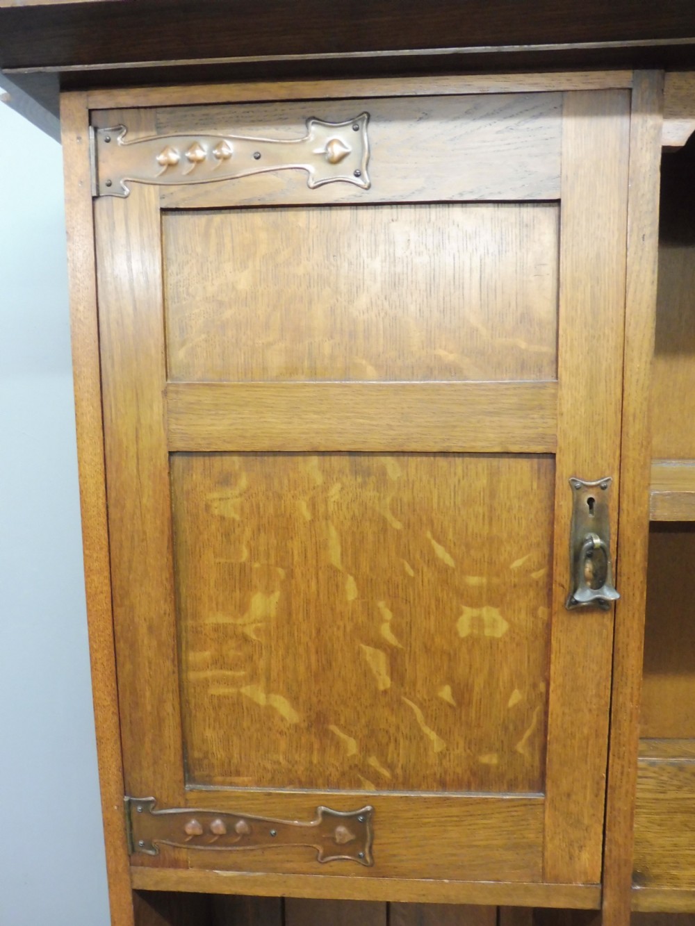 OAK ARTS AND CRAFTS DRESSER BY MAPLE AND CO View IX