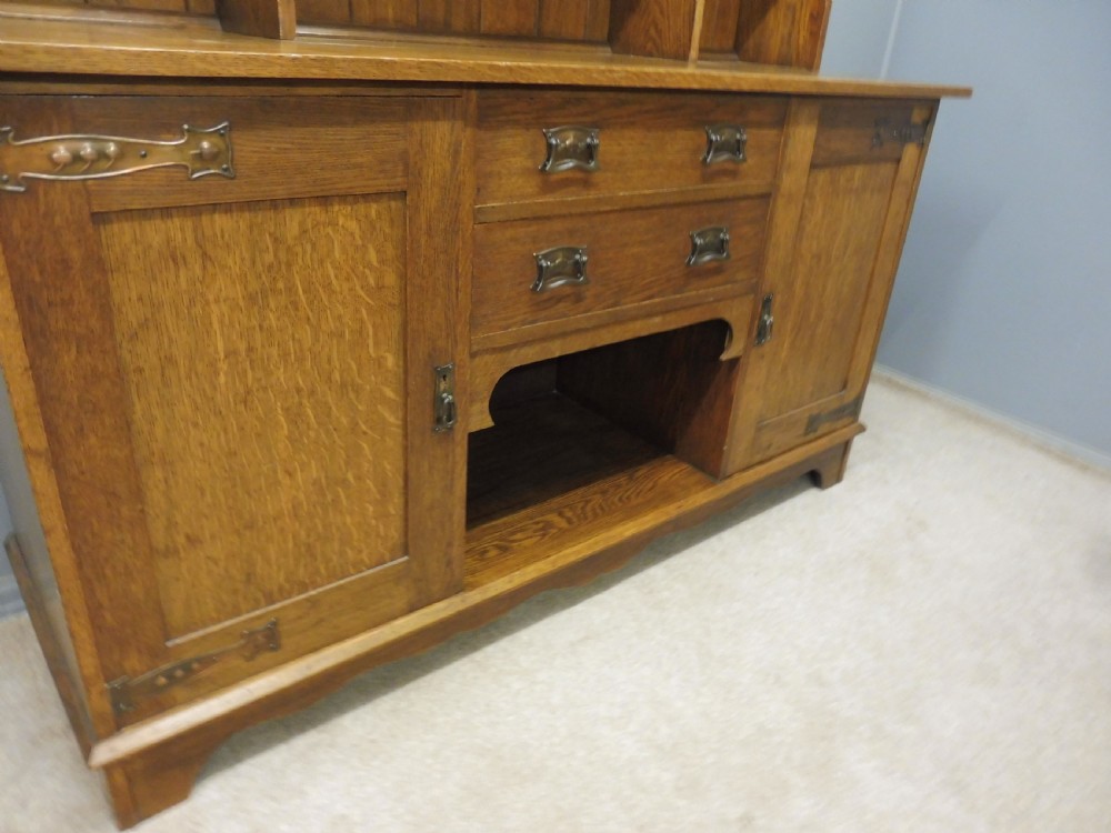 OAK ARTS AND CRAFTS DRESSER BY MAPLE AND CO View XIII