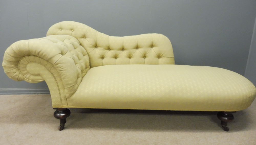 VICTORIAN CHAISE LONGUE SUMPTUOUSLY UPHOLSTERED IN PALE YELLOW