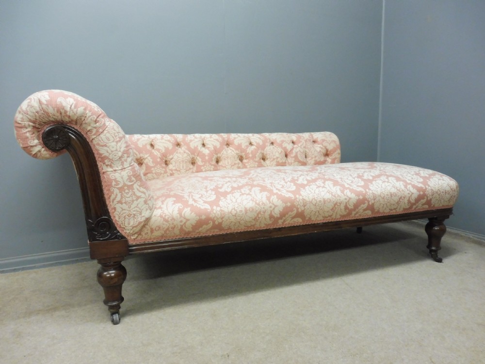 VICTORIAN MAHOGANY CHAISE LONGUE View II