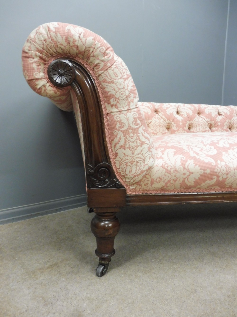 VICTORIAN MAHOGANY CHAISE LONGUE View IV