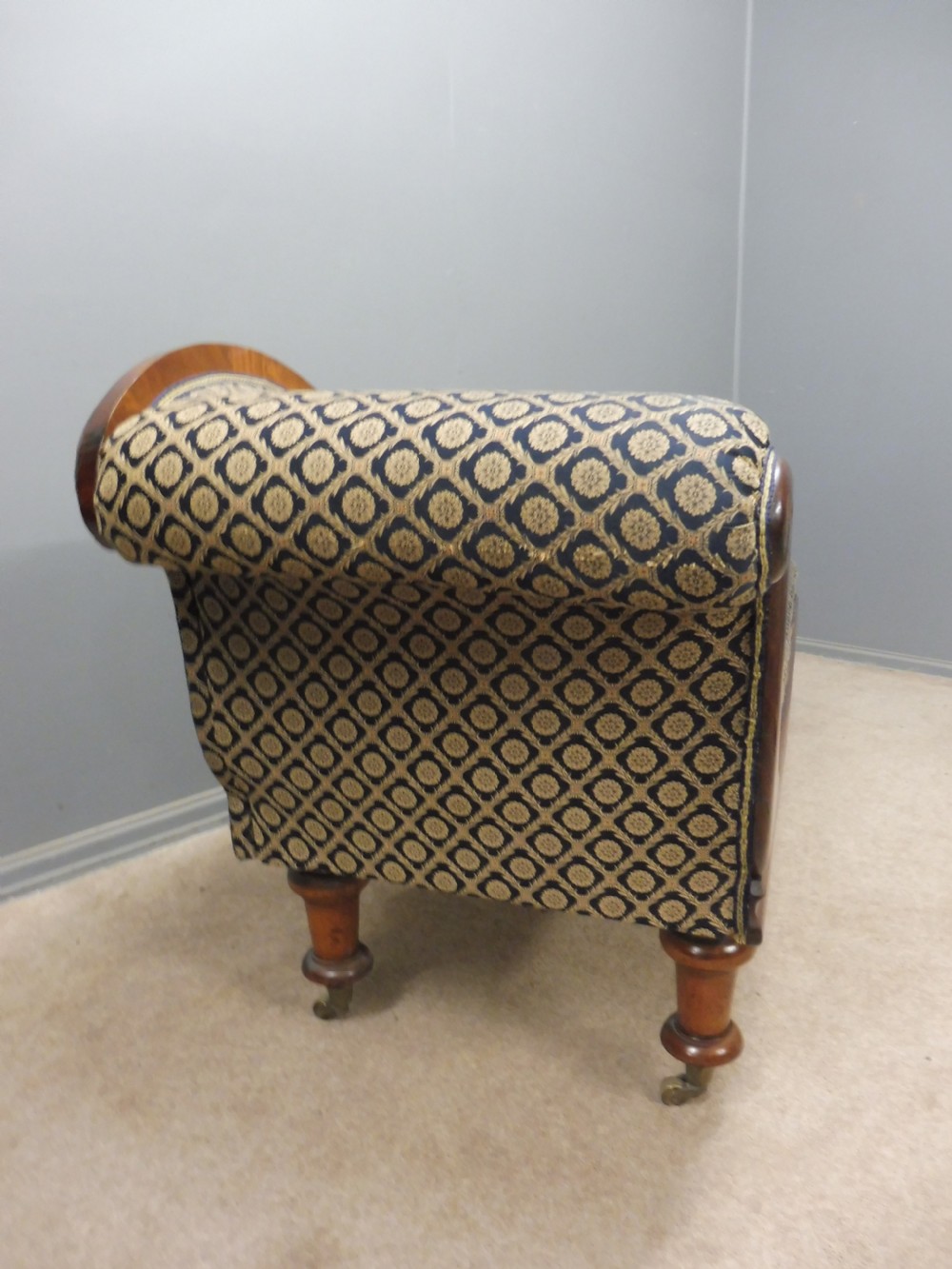 VICTORIAN MAHOGANY CHAISE LONGUE View III