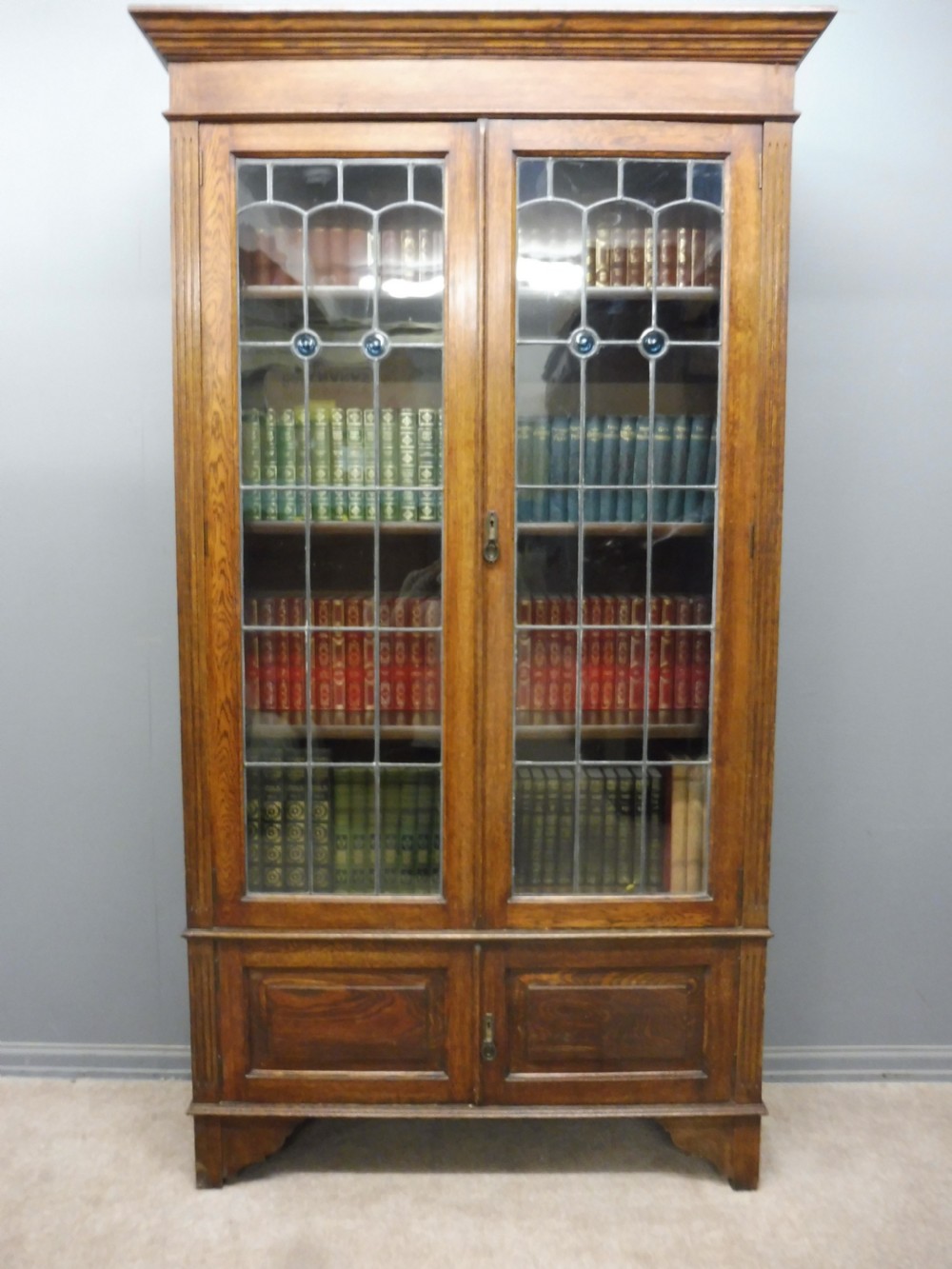 OAK ARTS AND CRAFTS BOOKCASE CIRCA 1910 View II