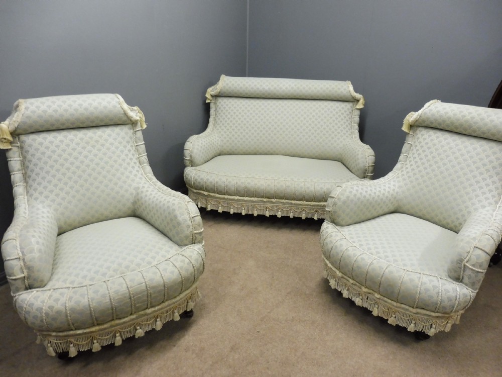 SUPERB QUALITY 19TH CENTURY VICTORIAN 3 PIECE SUITE