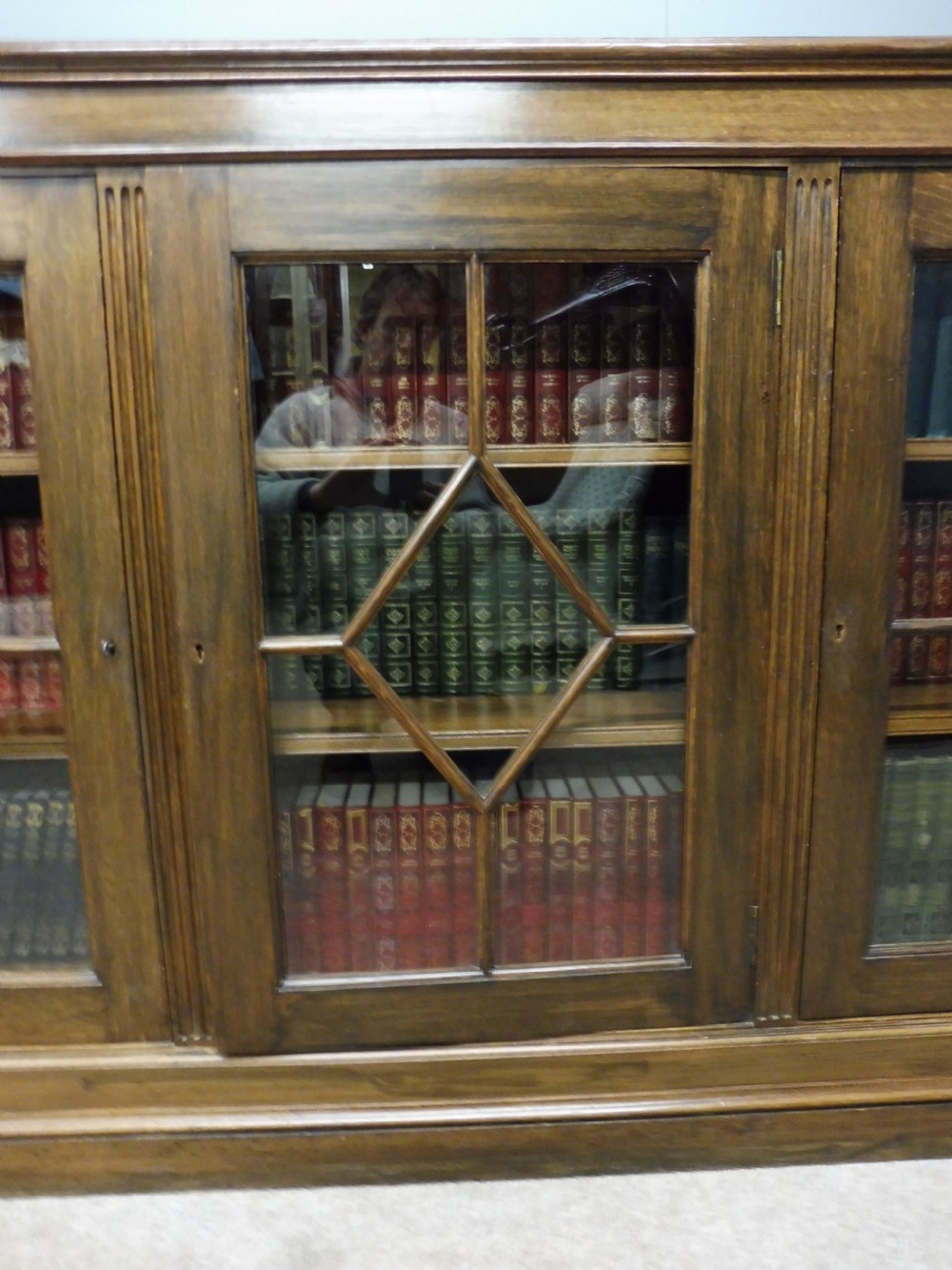 EDWARDIAN OAK 3 DOOR BOOKCASE View VII