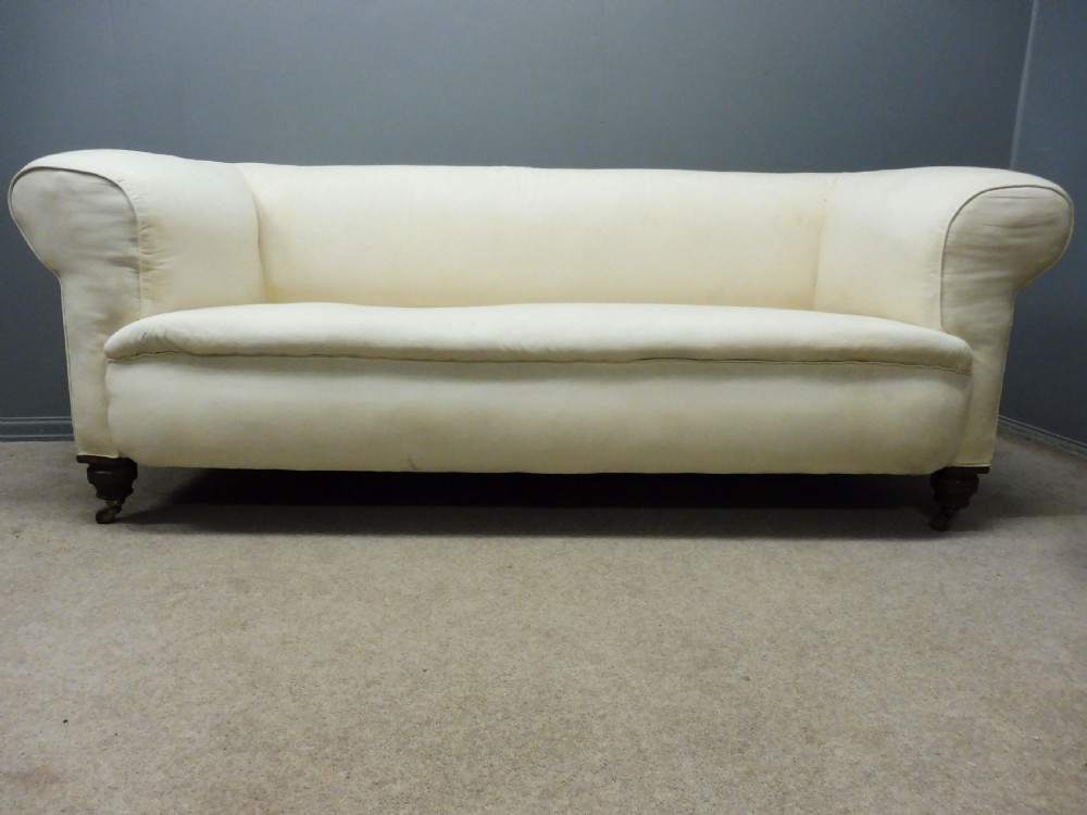 VICTORIAN CHESTERFIELD SOFA WITH OAK LEGS  View III