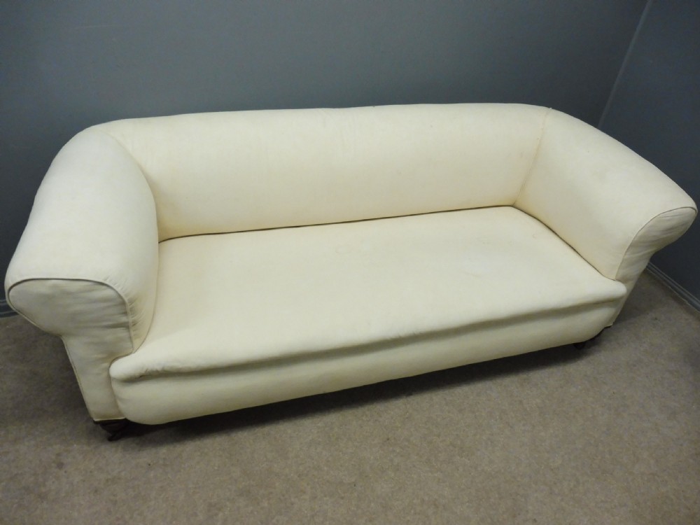 VICTORIAN CHESTERFIELD SOFA WITH OAK LEGS  View IV