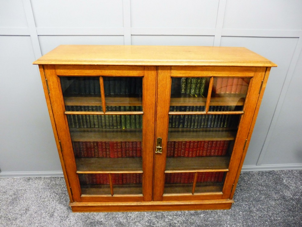 EDWARDIAN OAK BOOKCASE View IV