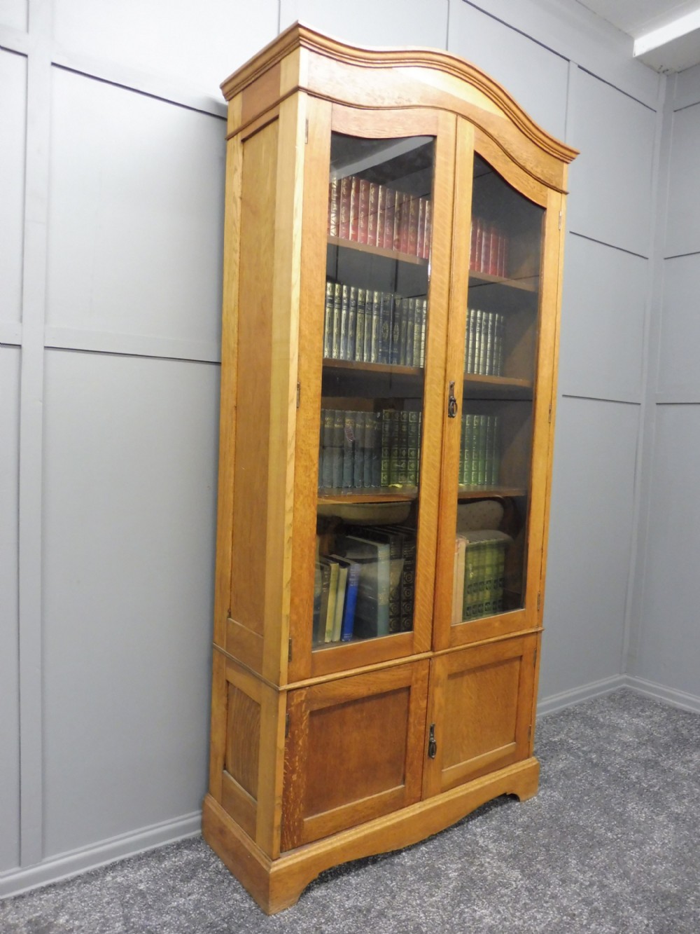 EDWARDIAN OAK ARTS AND CRAFTS BOOKCASE View II