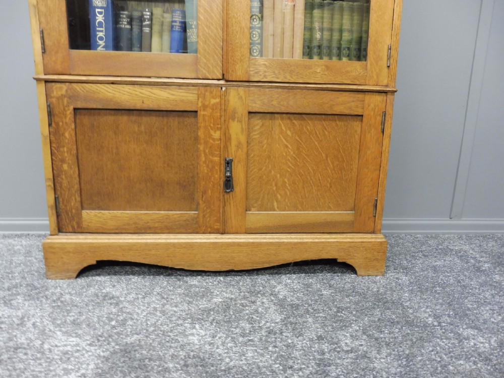 EDWARDIAN OAK ARTS AND CRAFTS BOOKCASE View VI
