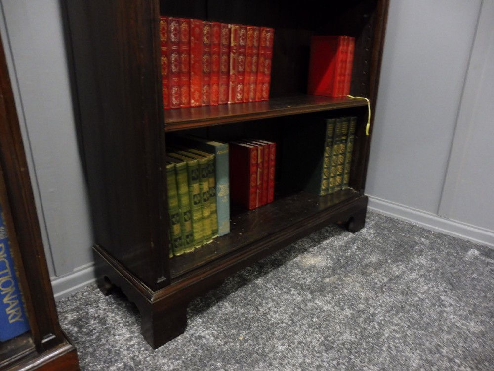 PAIR OF 19th CENTURY MAHOGANY ALCOVE BOOKCASES View XII