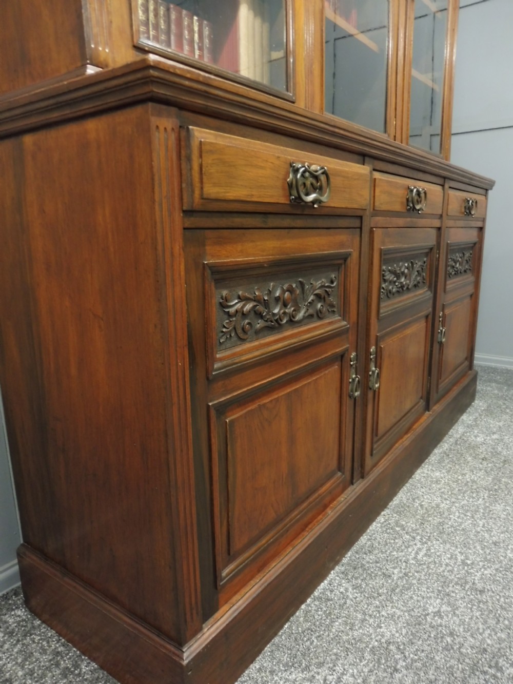 LARGE VICTORIAN WALNUT LIBRARY BOOKCASE View XII