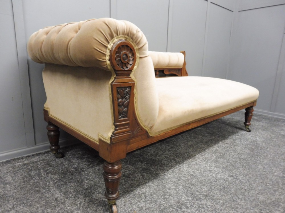 VICTORIAN WALNUT CHAISE LONGUE  View IV