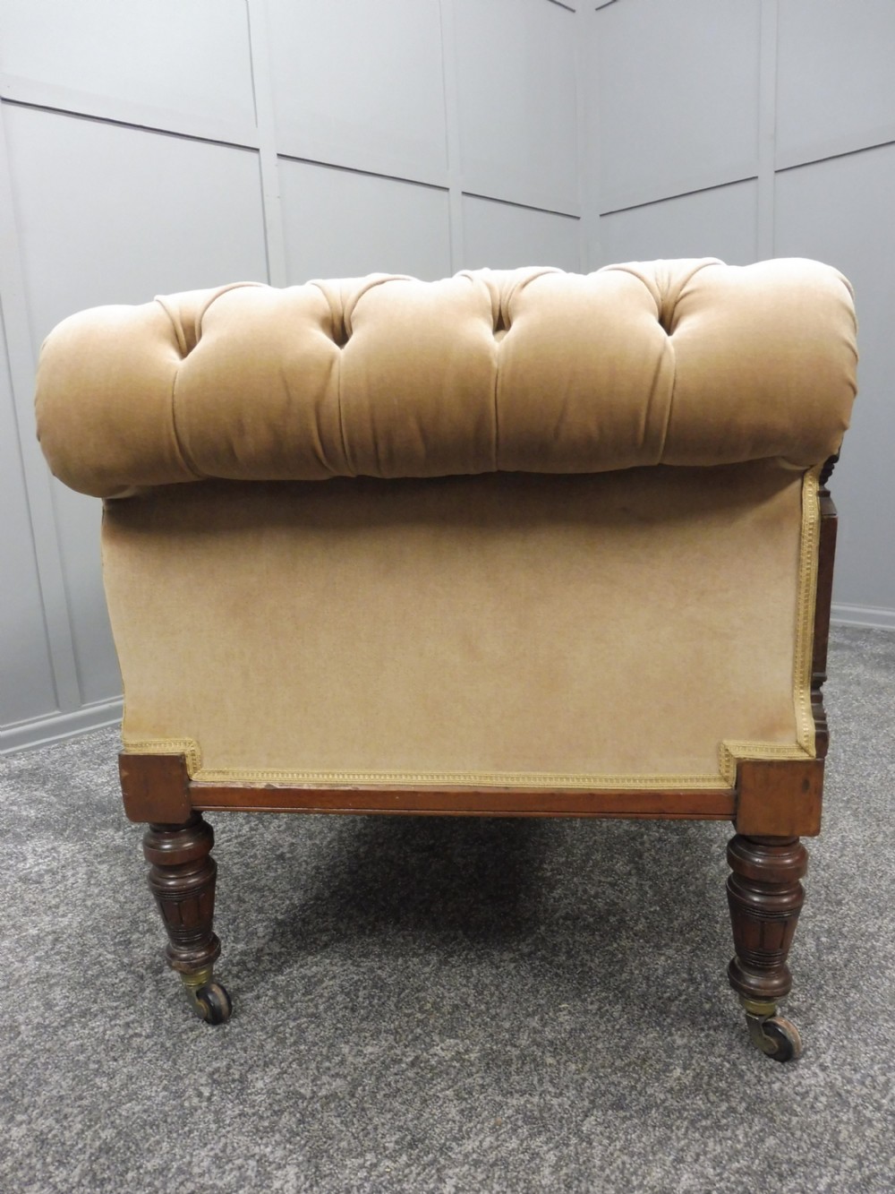 VICTORIAN WALNUT CHAISE LONGUE  View V