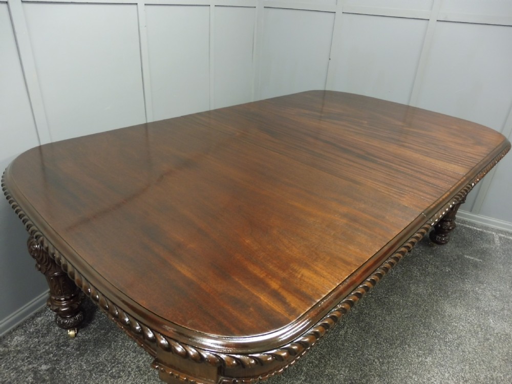 SUPERB QUALITY VICTORIAN EXTENDING DINING TABLE View II