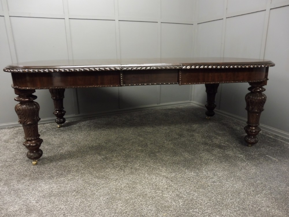 SUPERB QUALITY VICTORIAN EXTENDING DINING TABLE View III