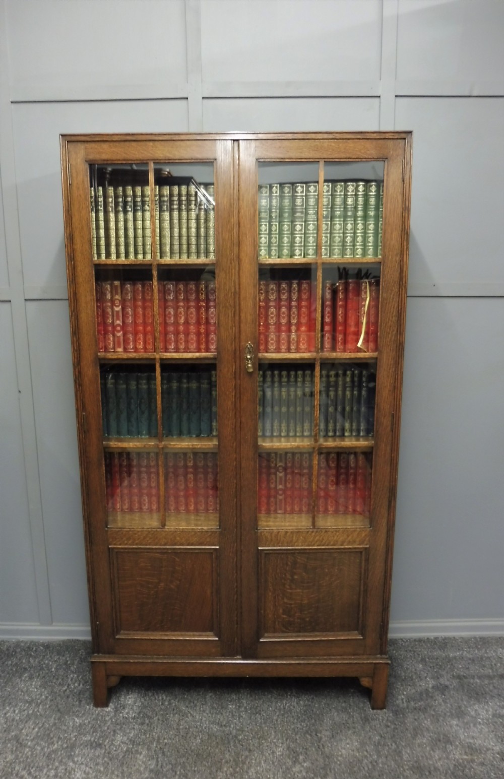 GOOD SOLID OAK BOOKCASE View II