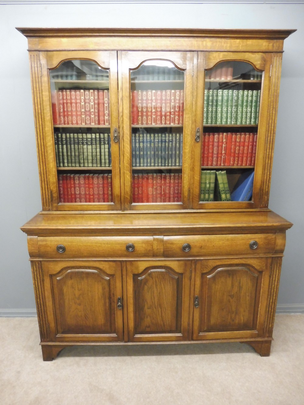 ANTIQUE OAK 3 DOOR BOOKCASE View II