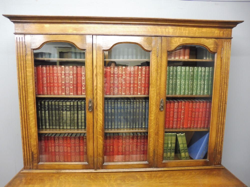 ANTIQUE OAK 3 DOOR BOOKCASE View IV
