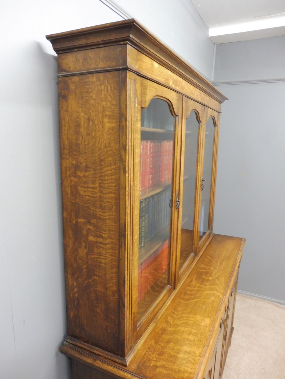 ANTIQUE OAK 3 DOOR BOOKCASE View IX