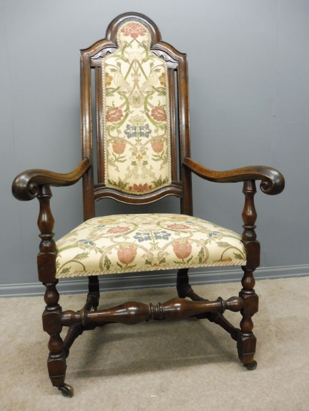 EARLY 19TH CENTURY OAK ARMCHAIR View II