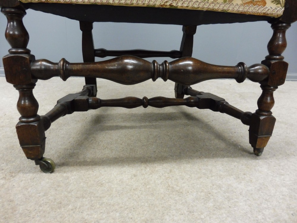 EARLY 19TH CENTURY OAK ARMCHAIR View X