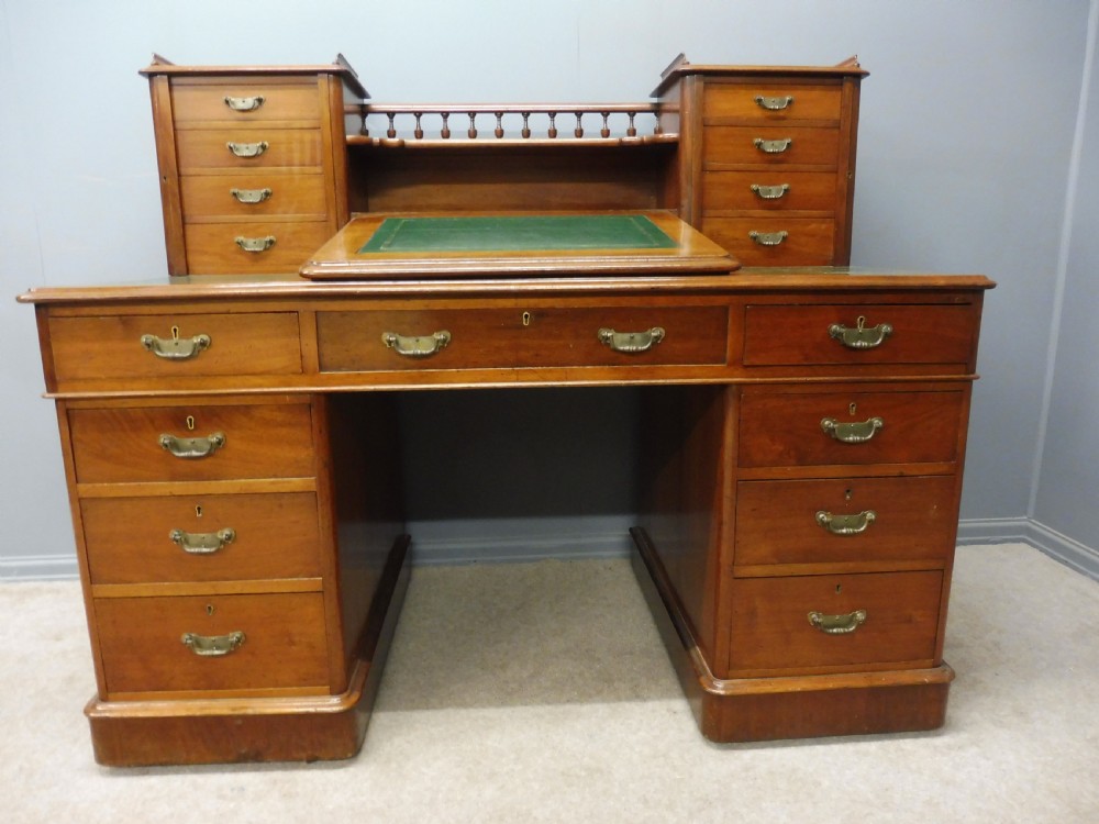 VICTORIAN MAHOGANY DESK View II
